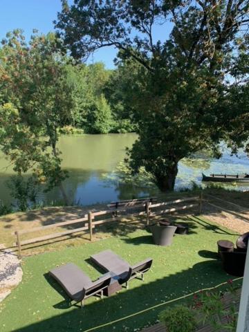 Logis Auberge De La Riviere Les Velluire-sur-Vendee Exterior photo
